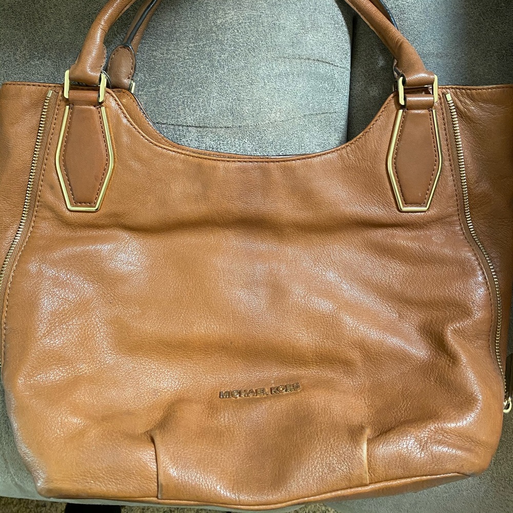 Michael Kors Purse in great condition!